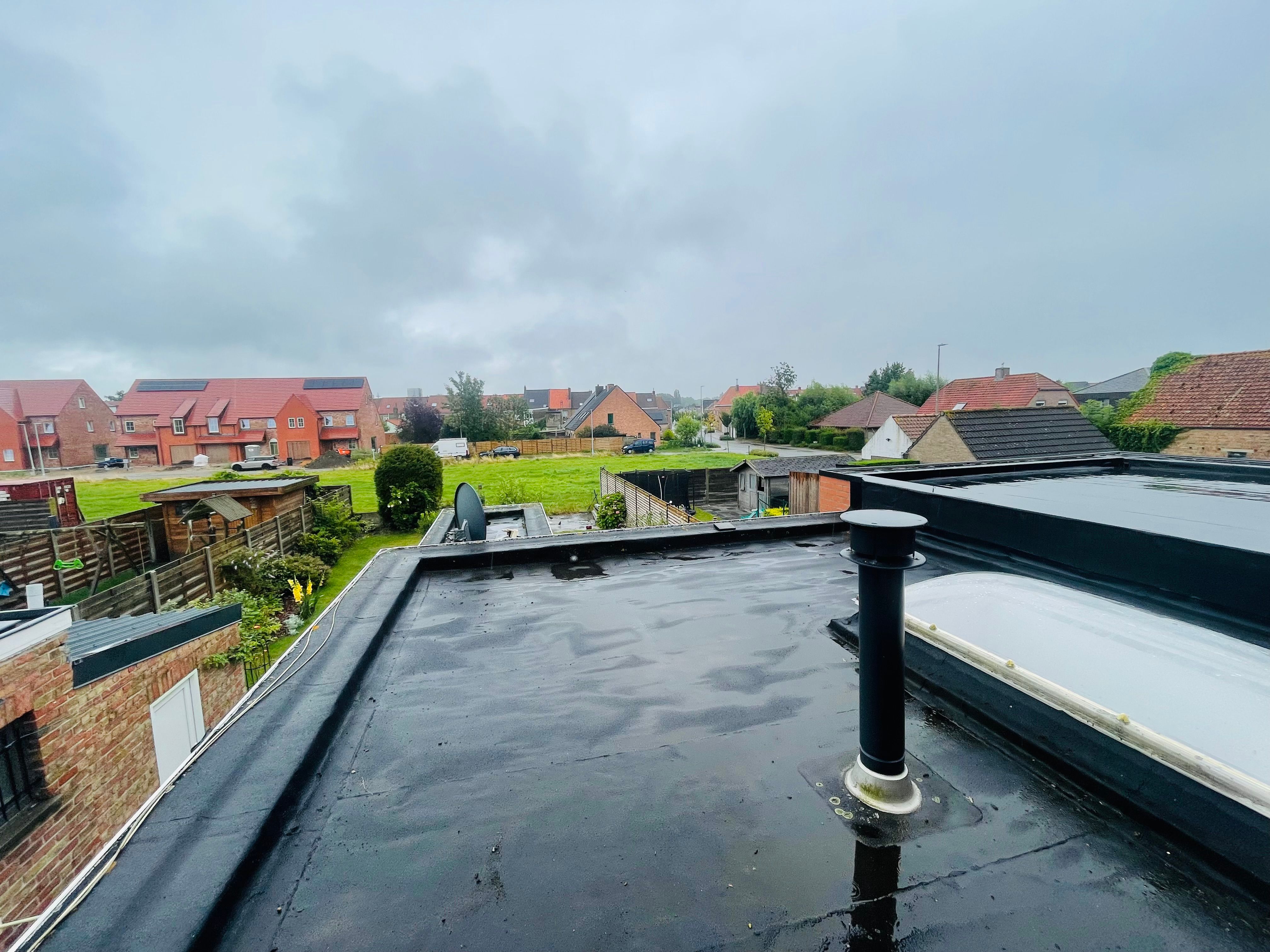 Sint-Kruis, Totaal gerenoveerd leuk instapklaar woonhuis, met zonnige tuin en 3 slaapkamers foto 16