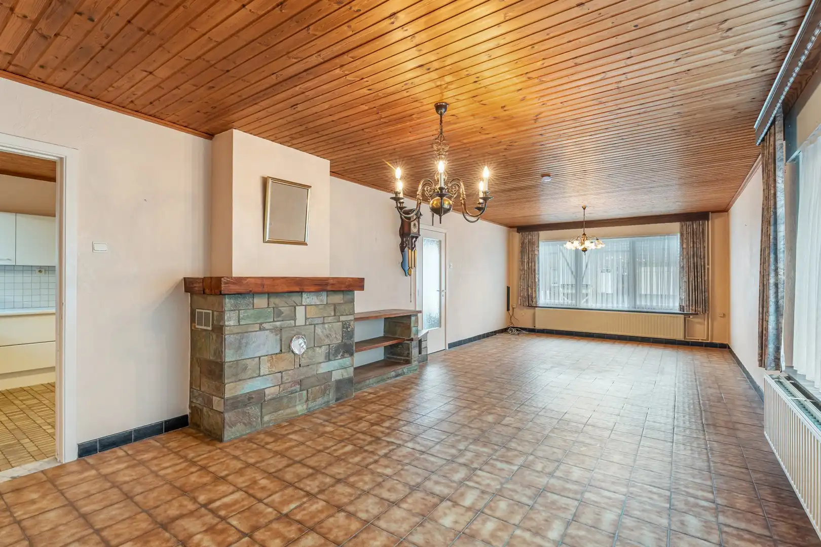 Te renoveren woning op leuke locatie! foto 6