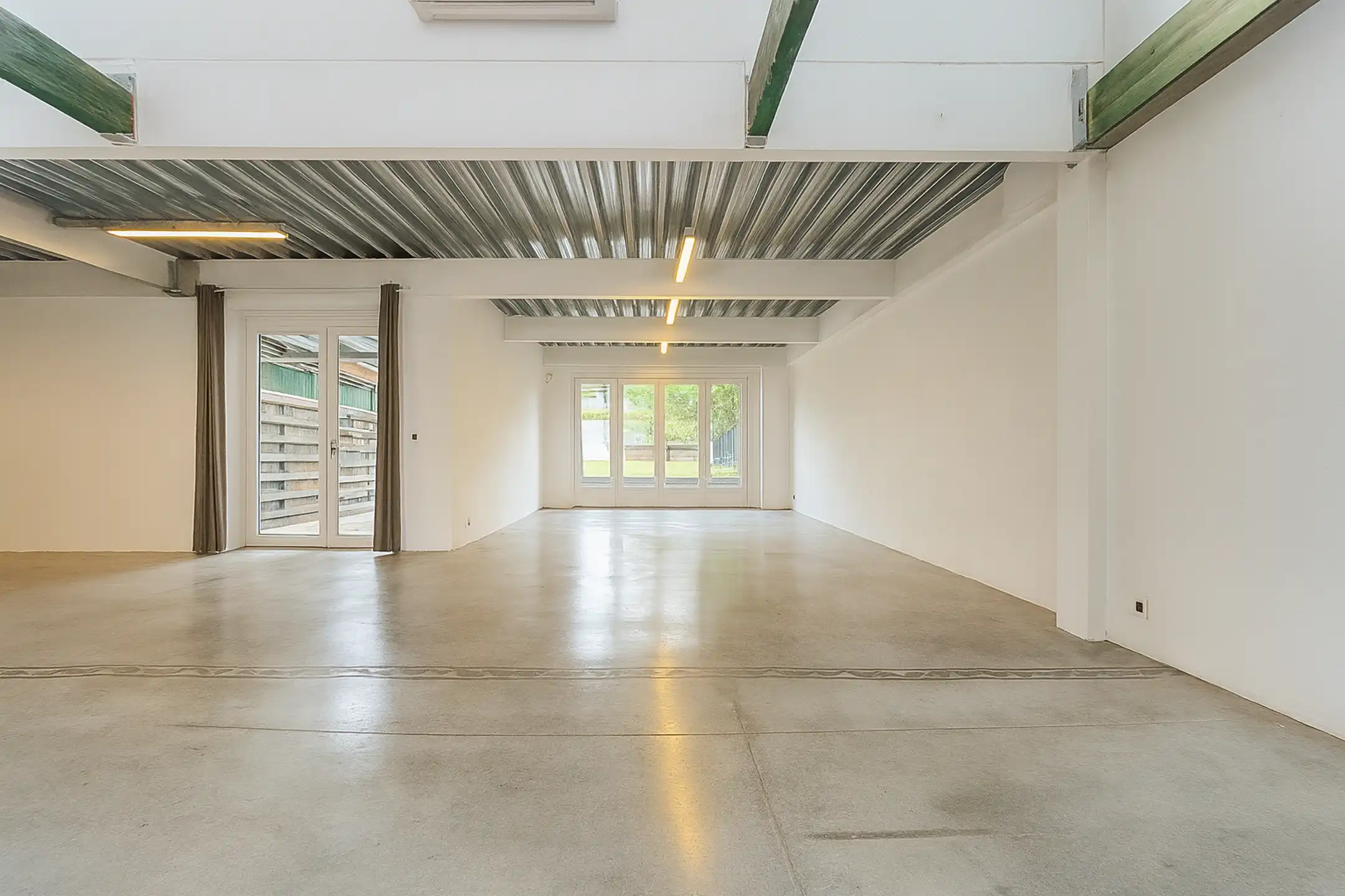 CASALINA Real Estate- Commercieel gelijkvloers van +/- 385m² foto 10