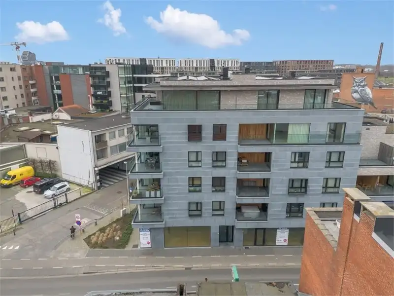 UNIEK CASCO HANDELSPAND VAN 196M² OP EEN TOPLOCATIE IN HASSELT foto 24