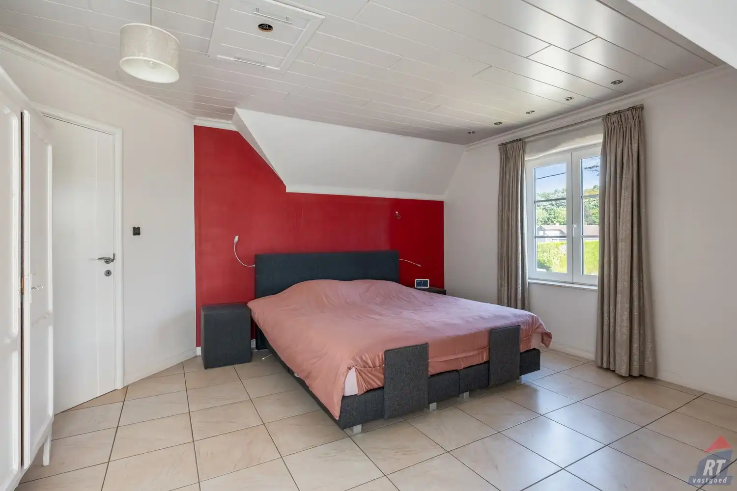 Zeer ruime, instapklare gezinswoning met  4 tot 5 slaapkamers foto 17