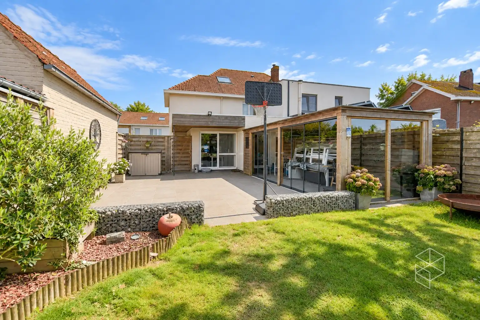 UITSTEKEND GELEGEN WONING met GROTE TUIN op 1015m2 foto 3