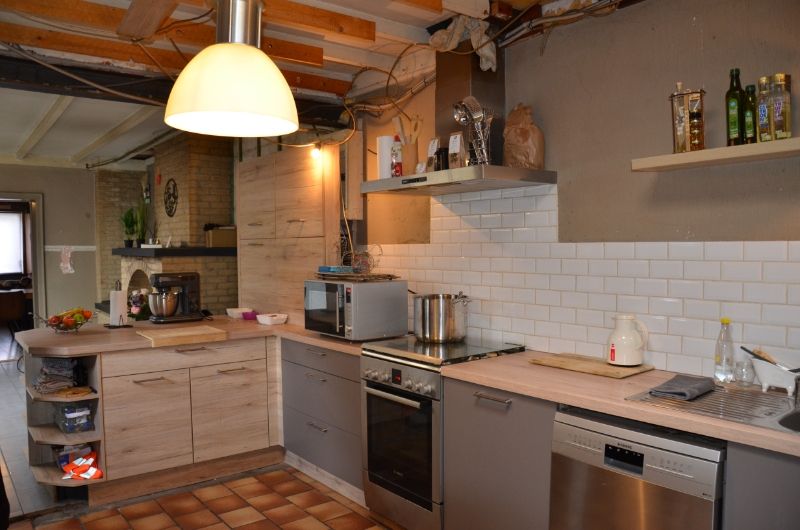 Te koop te Moorslede : Verder af te werken  gezinswoning met 3 slaapkamers, inpandige garage,  zonnige diepe  tuin mét uitweg en dubbele garage, zonnepanelen. foto 11
