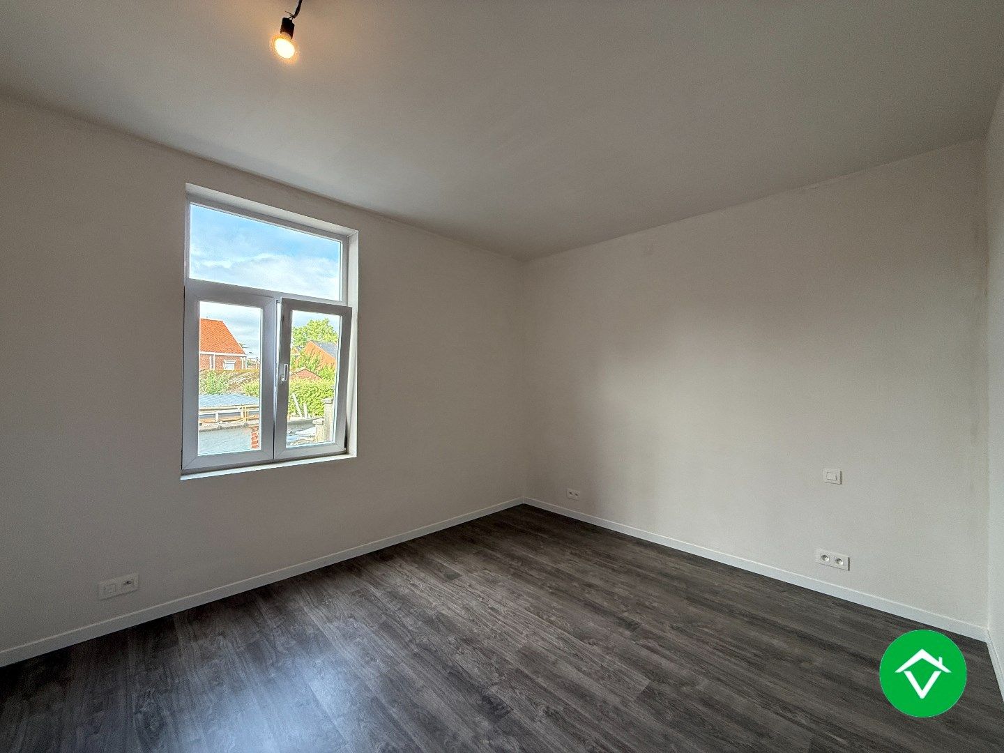 Gerenoveerde woning twee slaapkamers en koer in centrum Roeselare  foto 12