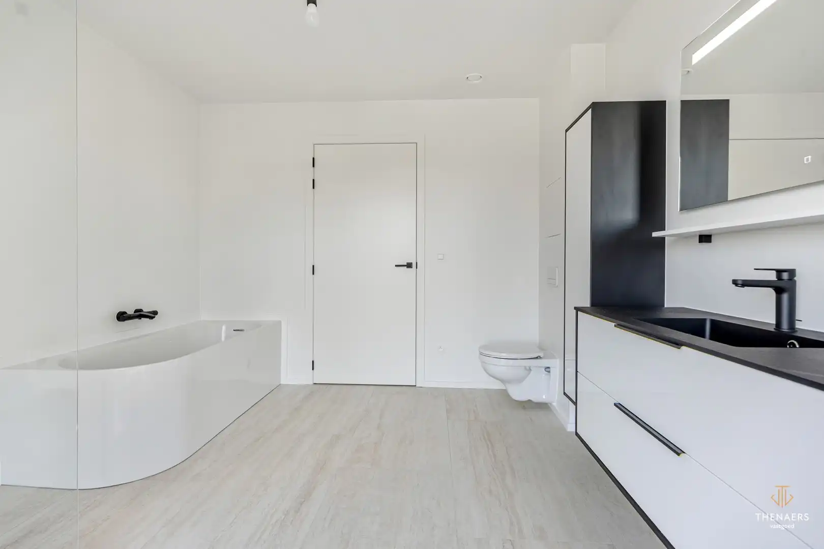 Strakke en luxueus gerenoveerde open bebouwing met hoogwaardige afwerking en EPC A in Sint-Truiden (Wilderen).  Aankoop aan 6% btw mogelijk onder voorwaarden. foto 24