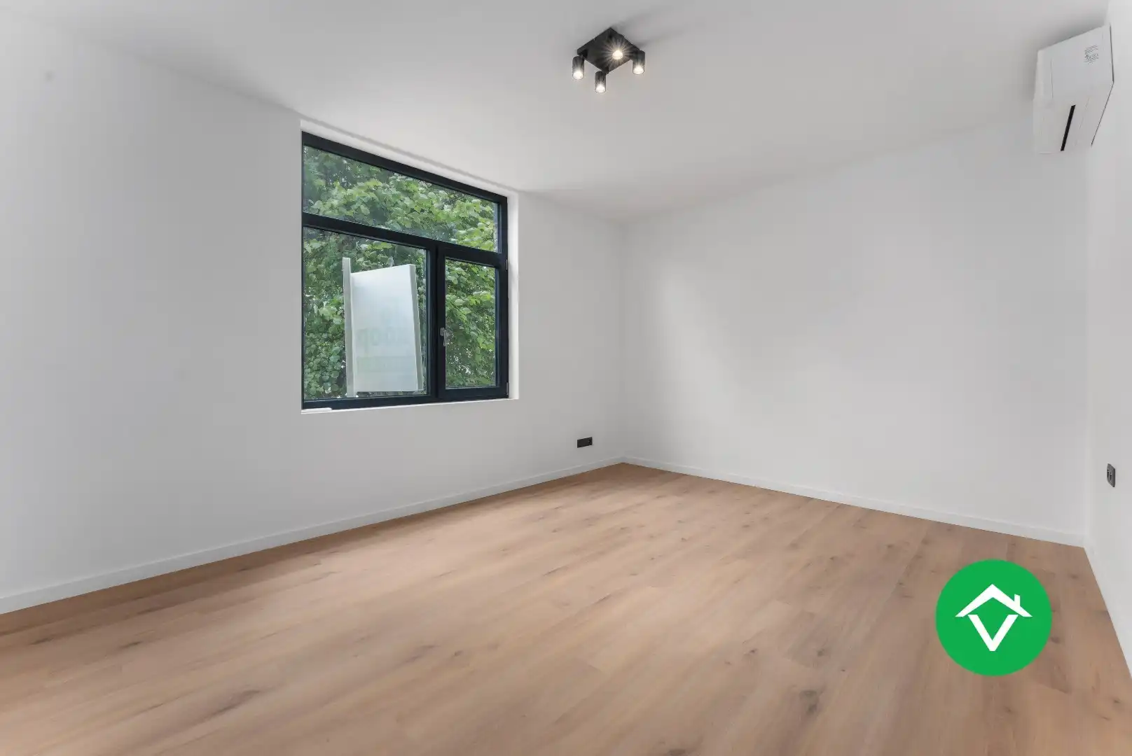 Gerenoveerde woning met 3 slaapkamers en stadstuin in hartje Roeselare foto 11