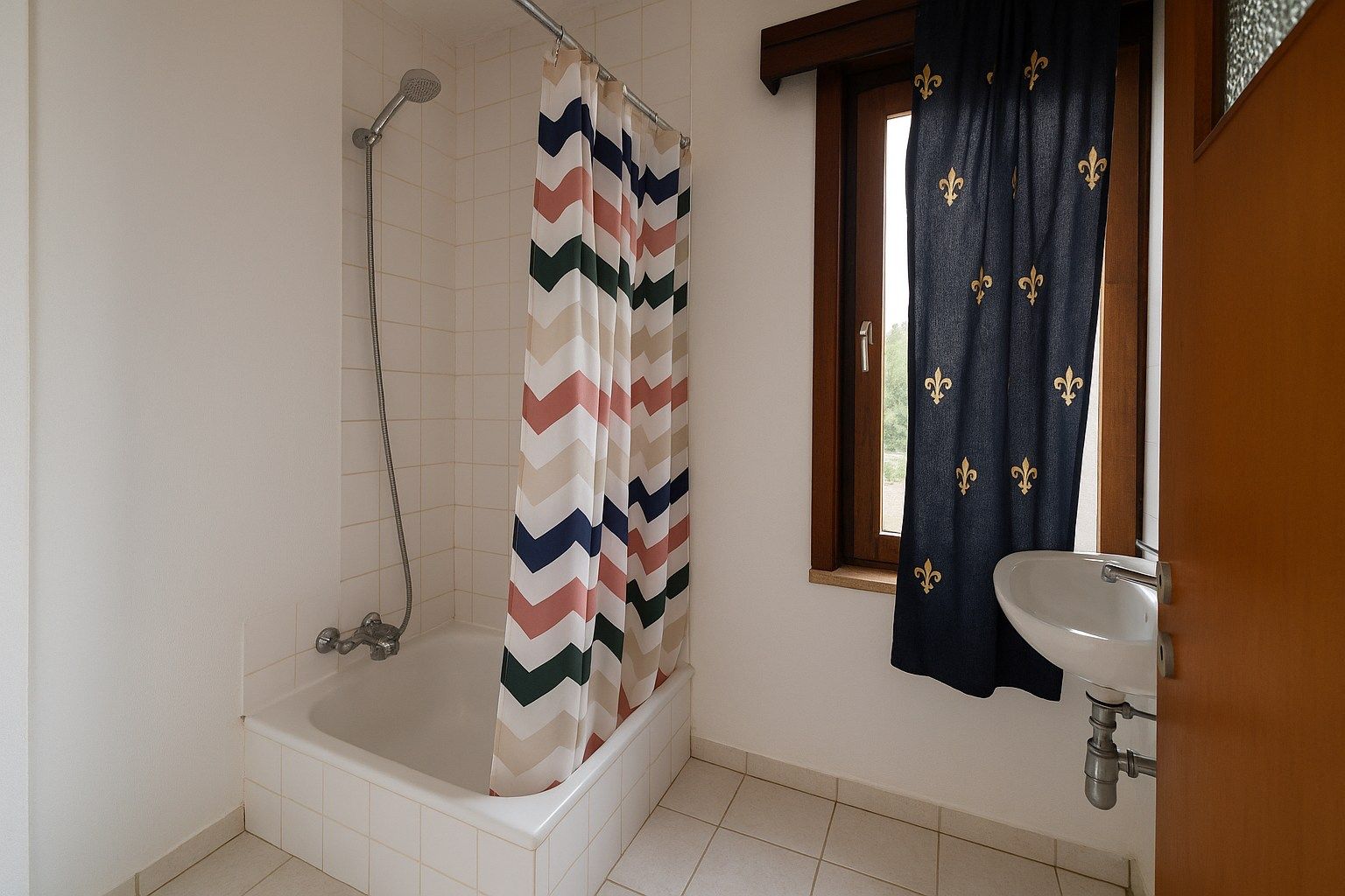 Te koop: Charmante rijwoning met diepe tuin in hartje Sint-Niklaas! foto 6