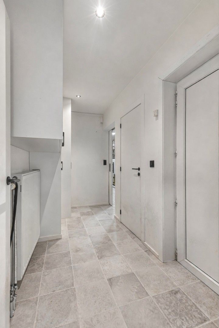 Luxe woning met binnenzwembad en afzonderlijke handelsruimte foto 15