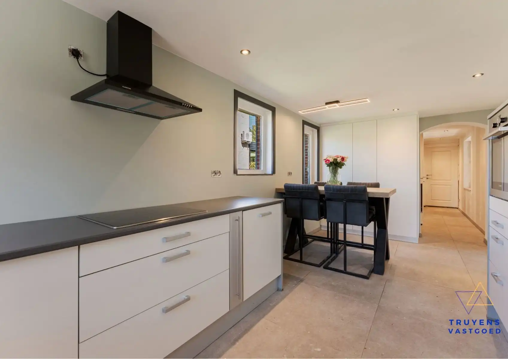 Gerenoveerde woning met 3 slaapkamers in een rustige buurt foto 11