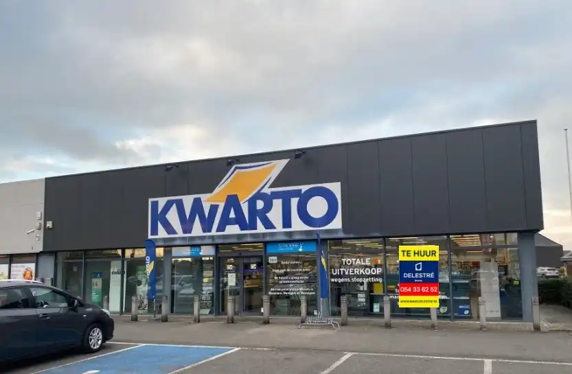 Handelspand te huur tegenover Delhaize Izegem – ca. 650 m² foto {{pictureIndex}}