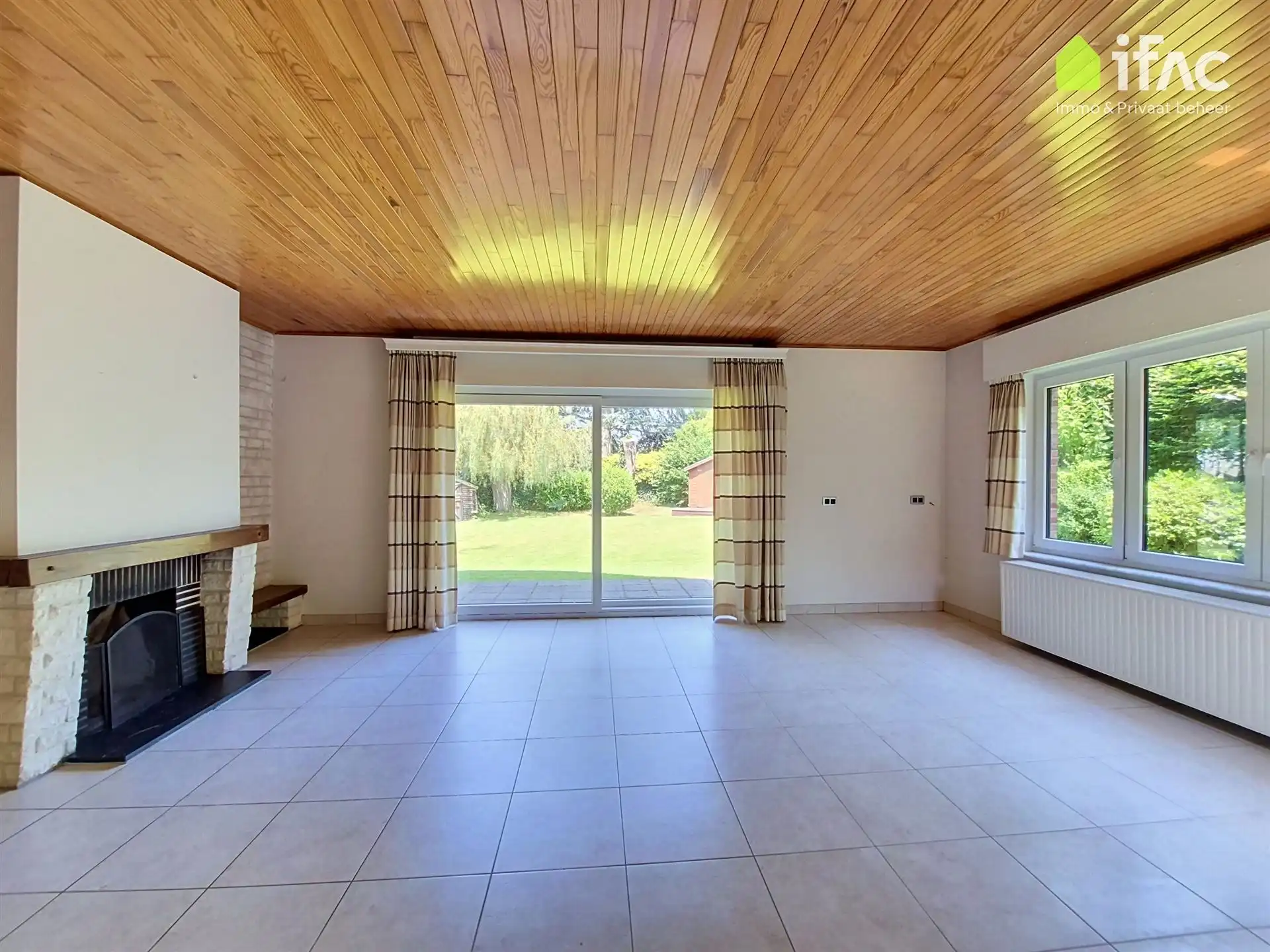 Rustig gelegen gerenoveerde villa in perfecte staat foto 7