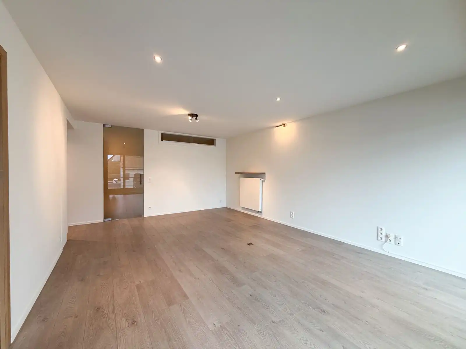 Subliem 2 slpk appartement met terras pal aan de jachthaven. foto 2