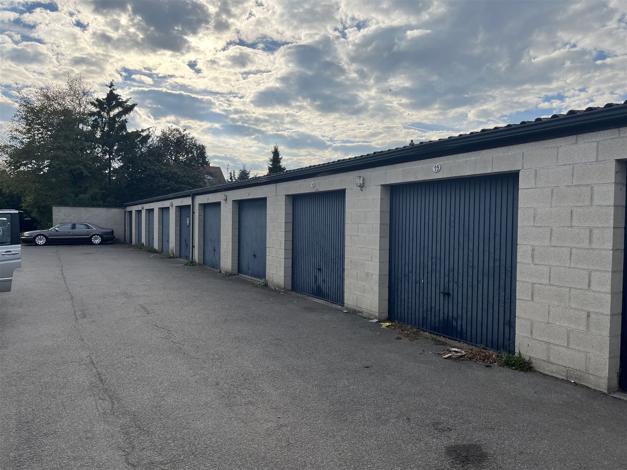 9 garageboxen te koop in Heffen foto {{pictureIndex}}