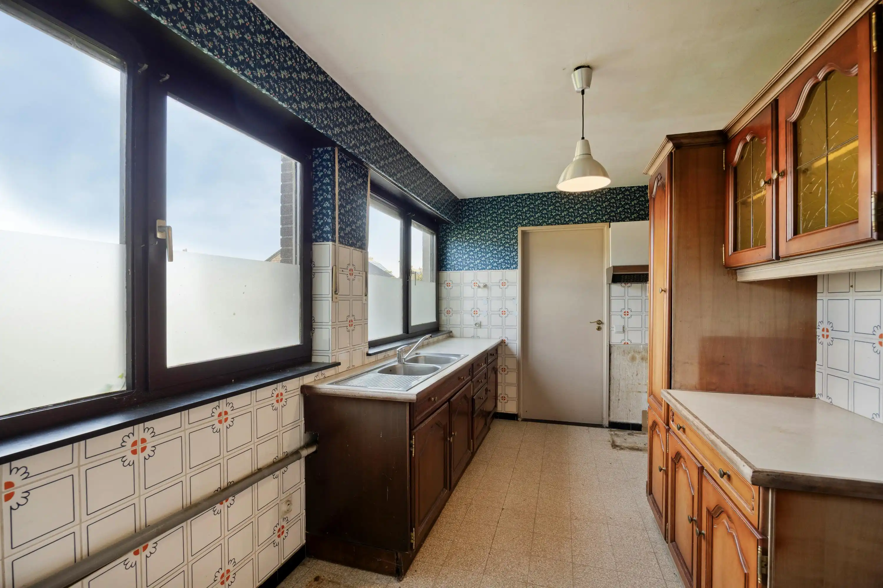 Goed gelegen, te renoveren huis te koop in Lichtaart foto 8