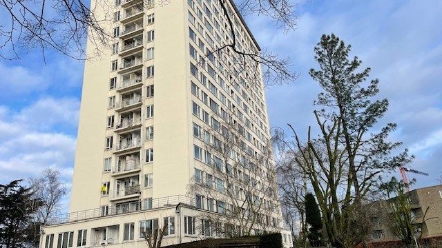 LEUK STARTERSAPPARTEMENT MET MAGNIFIEK UITZICHT OP 15 DE VERDIEPING foto {{pictureIndex}}