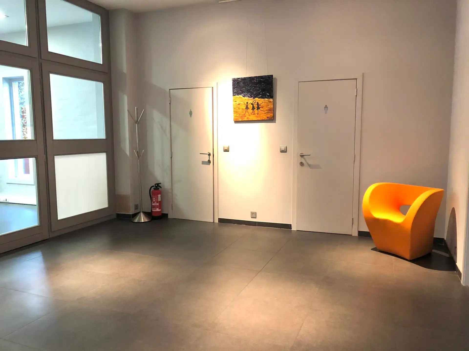 Kantoor met achtergelegen magazijn te huur foto 6