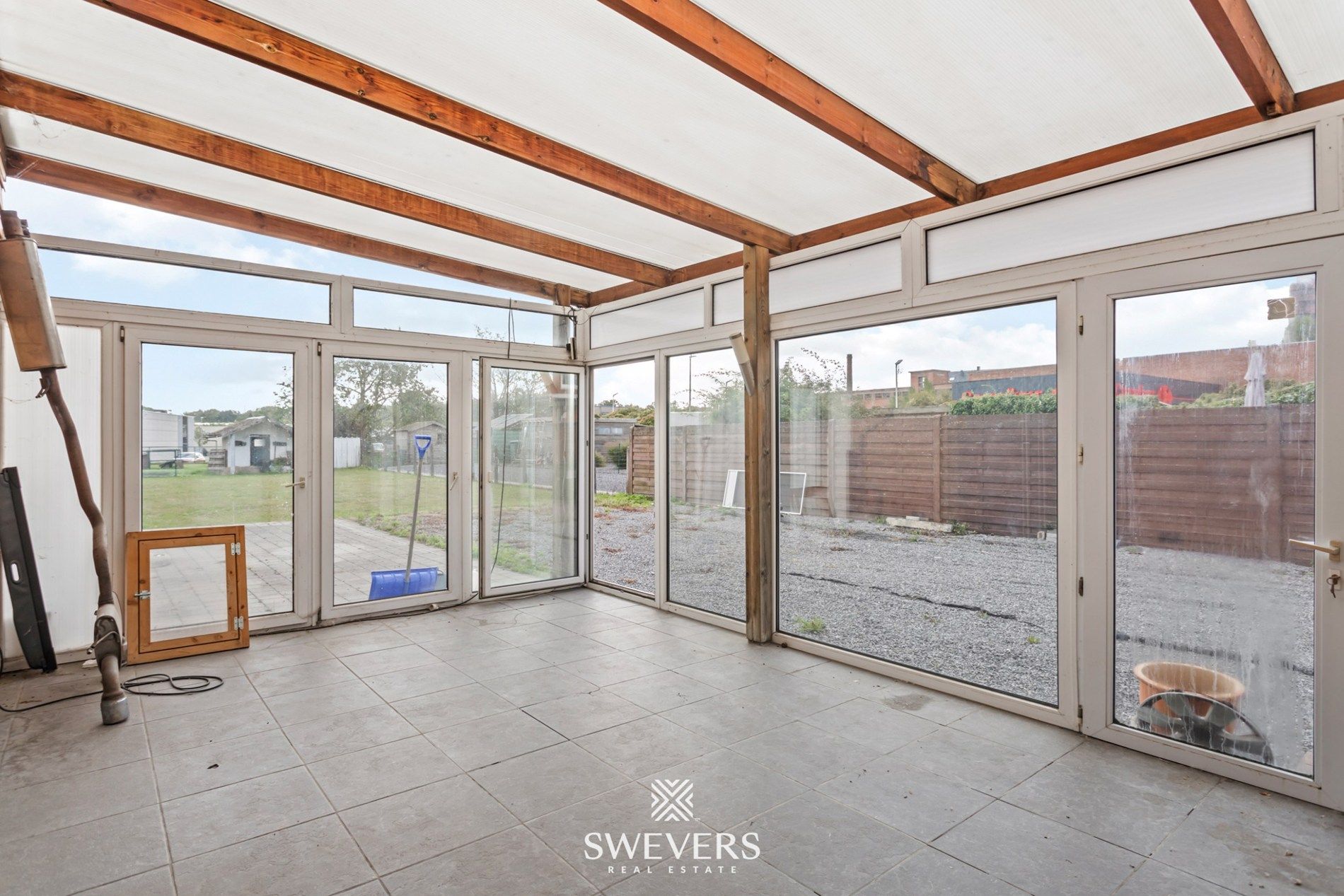 Instapklare woning met zonnepanelen en bouwgrond foto 21