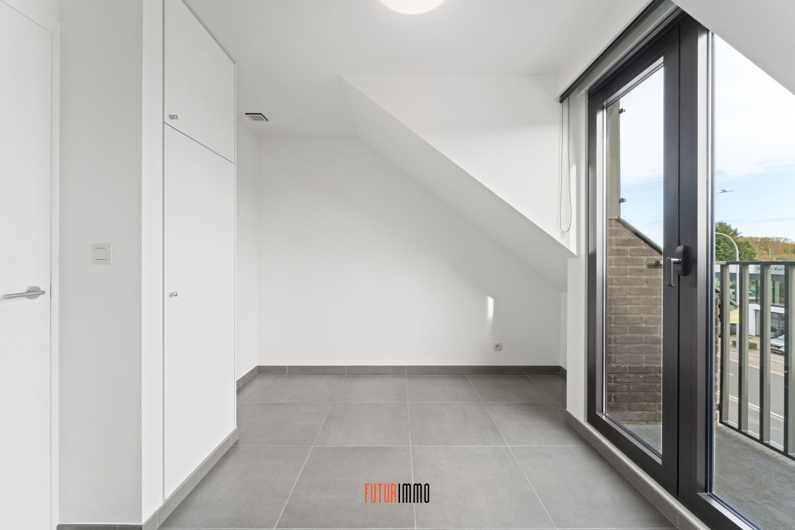 Opbrengsteigendom: duplexappartement + 12 garages foto 14