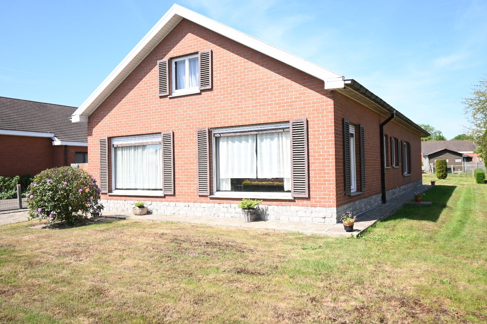 Alleenstaande bungalow met garage en tuin te Maldegem foto 23