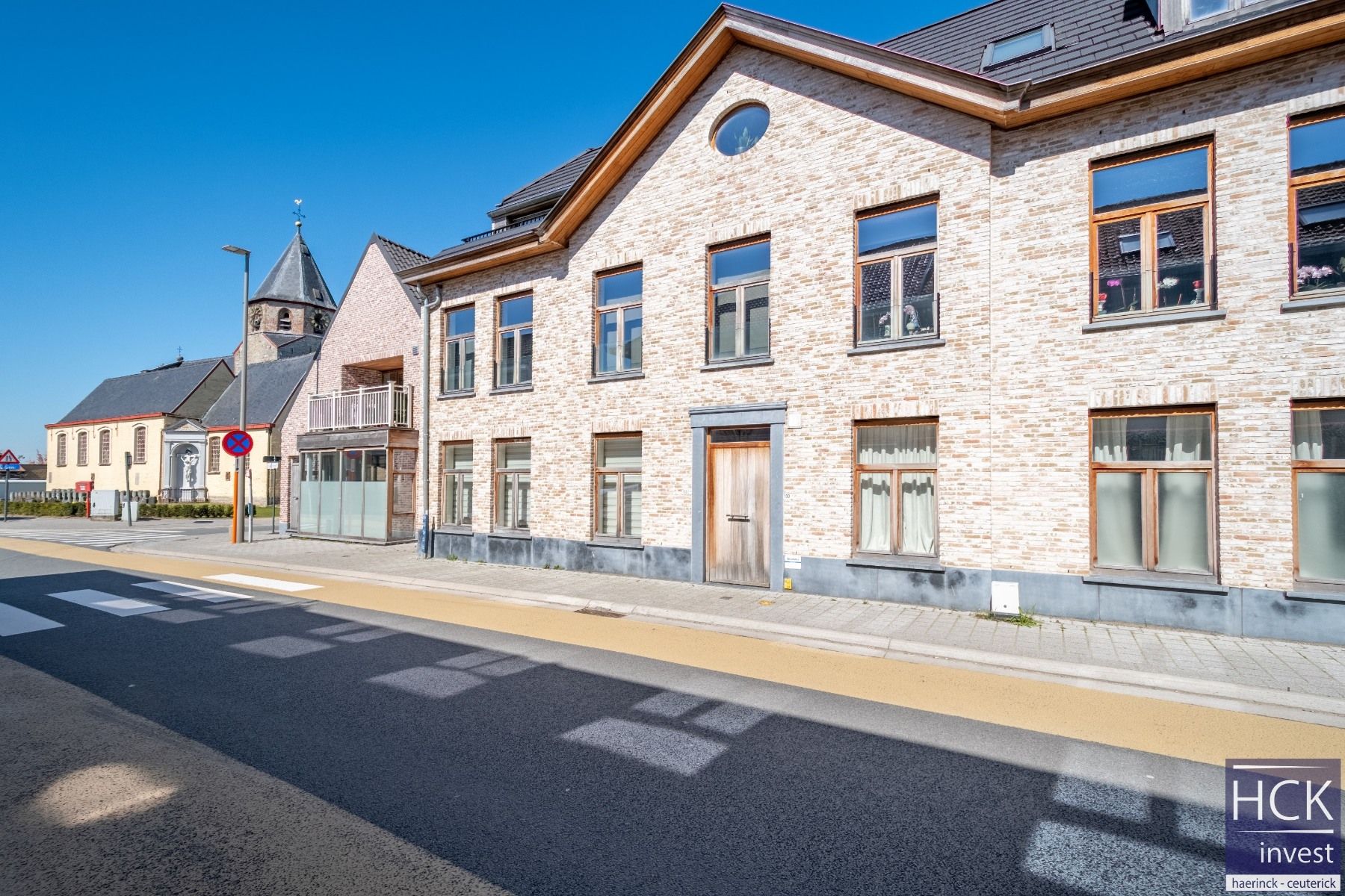 ZINGEM - Knap appartement met 2 SLPK, terras én autostaanplaats! foto {{pictureIndex}}