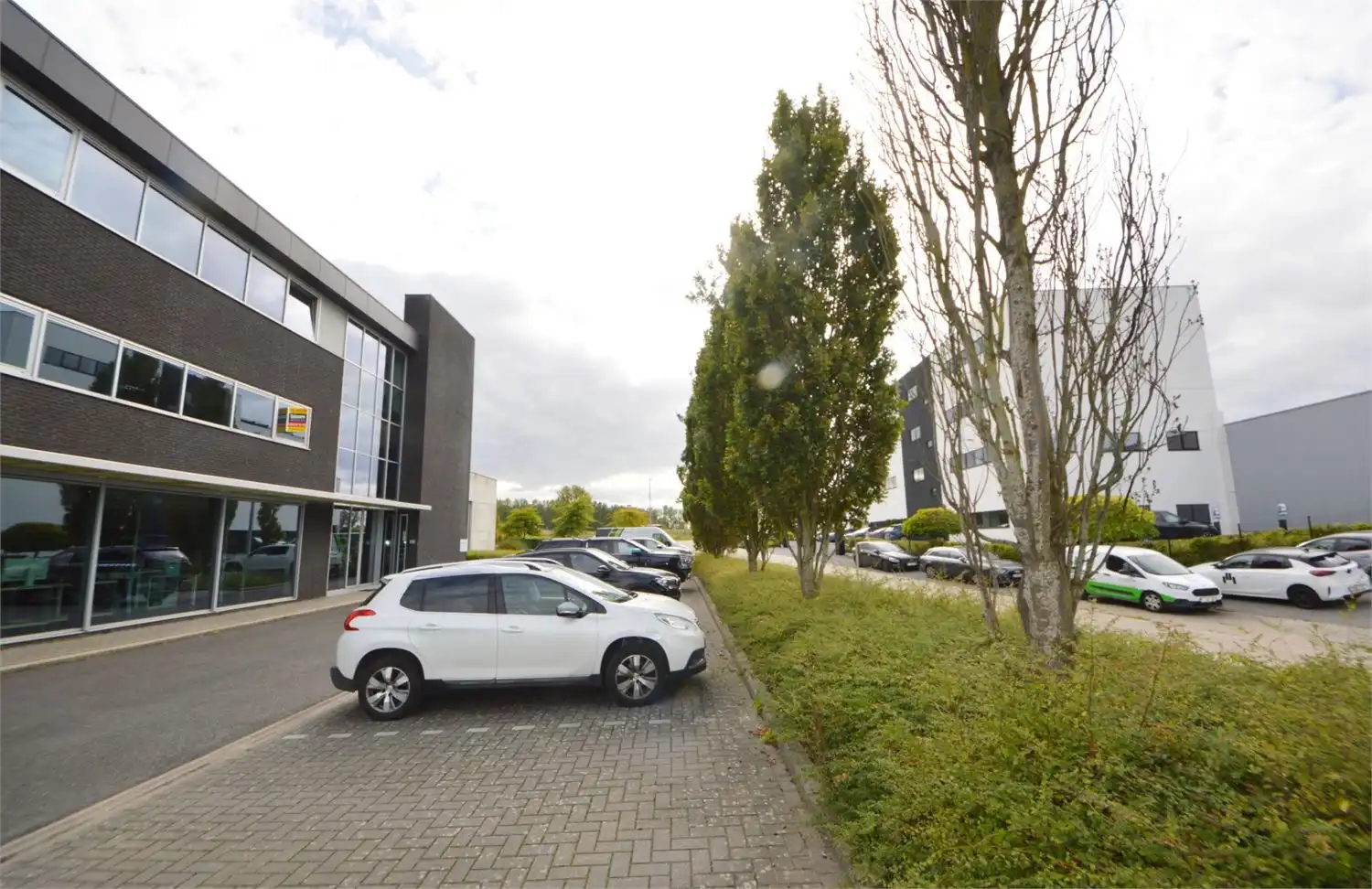 MODERN KANTOOR MET PARKING foto 17