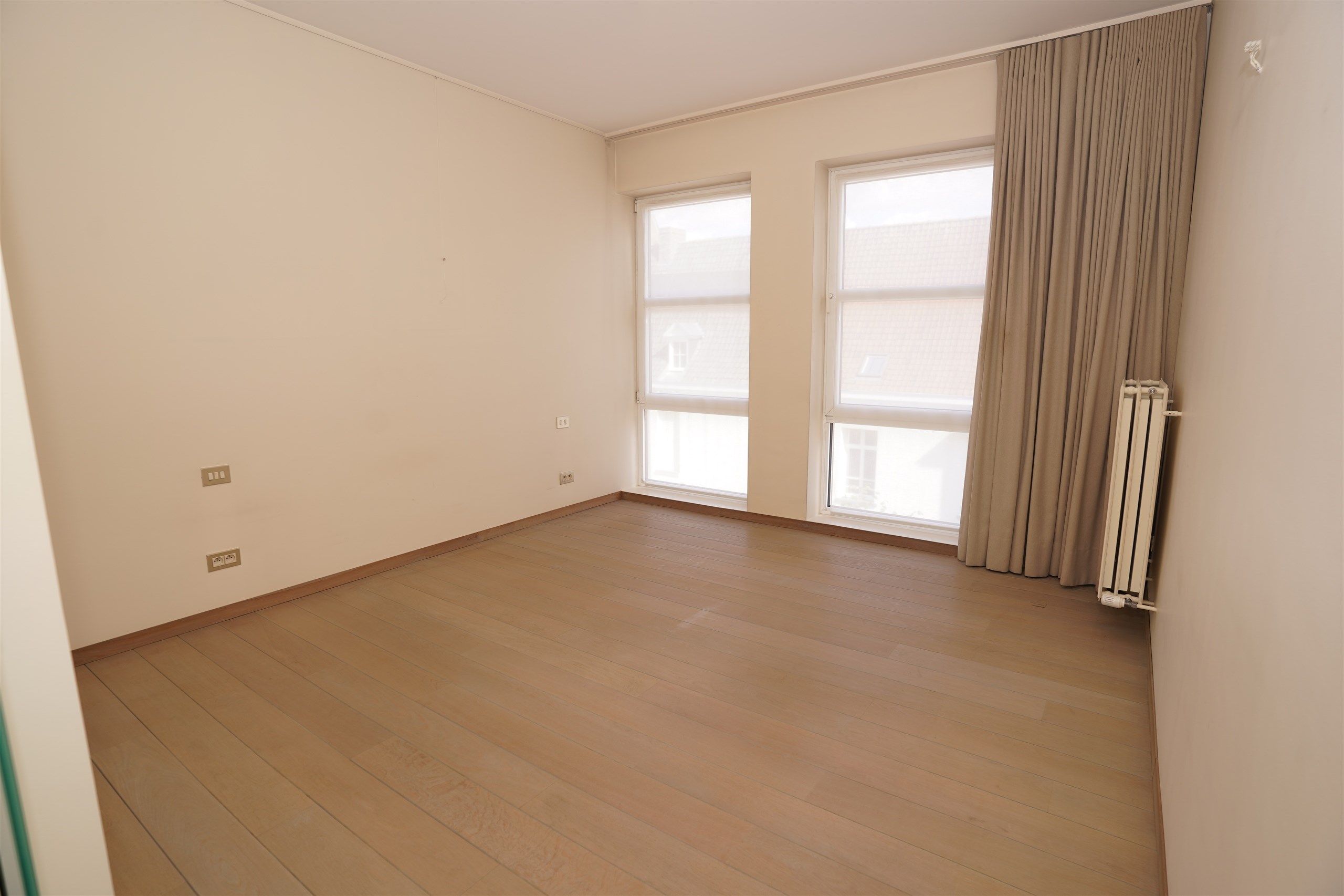 Luxeappartement met 2 slpks, 2 badk, dressing & staanplaats foto 16