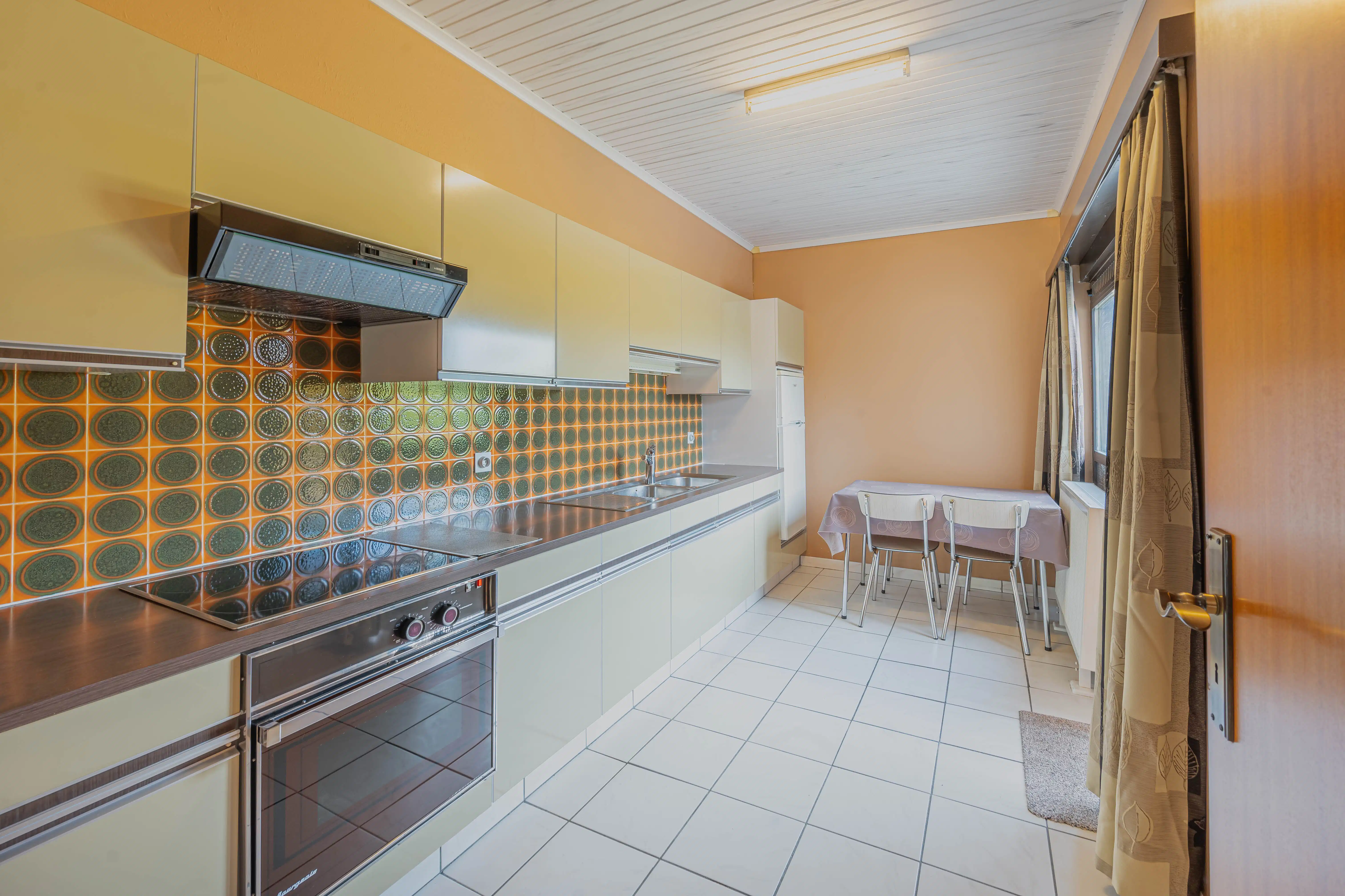 Gezinswoning met 3 slaapkamers, garage en tuin foto 9