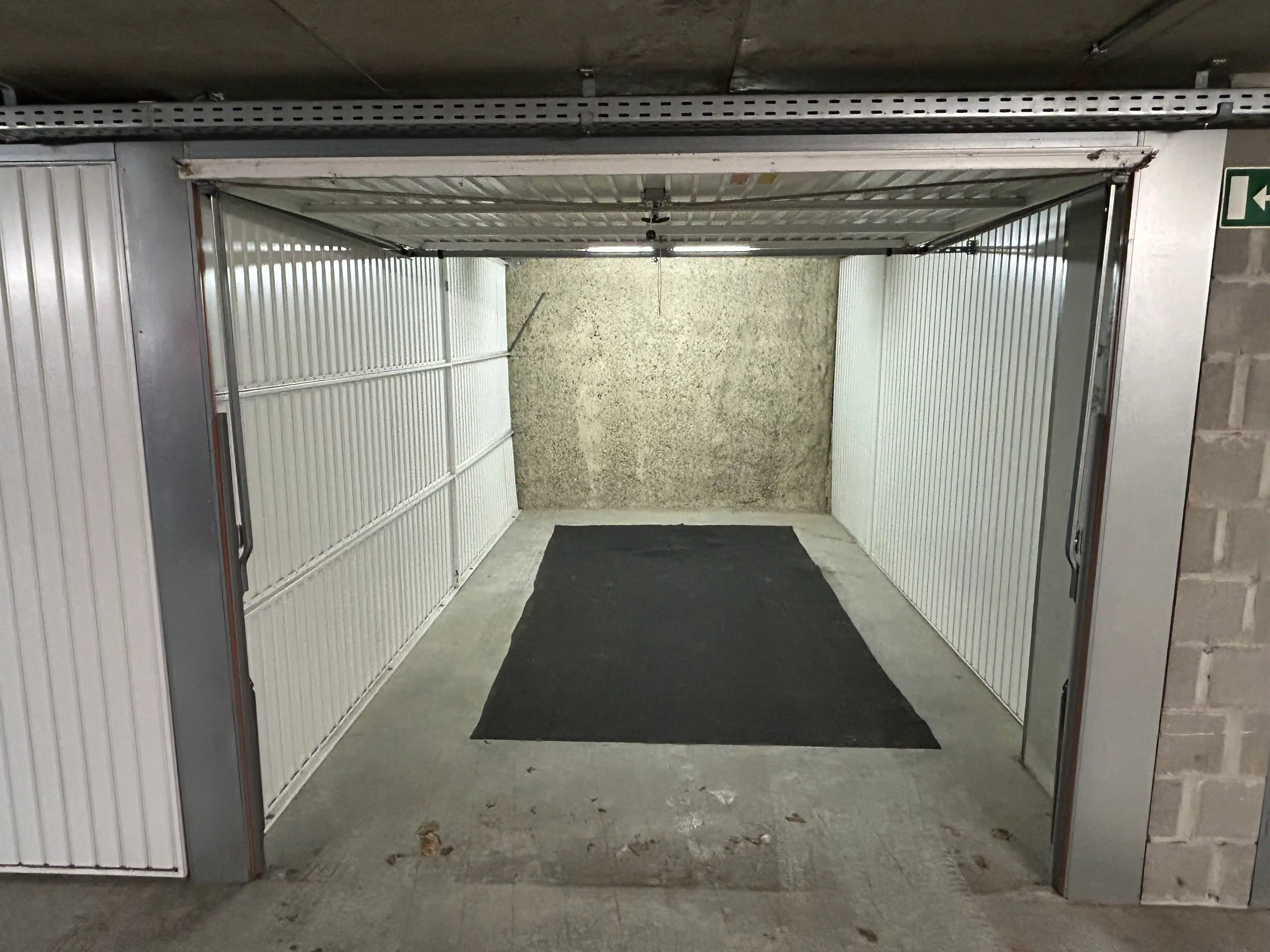 Gemakkelijk inrijbare garagebox in de Kustlaan foto 6