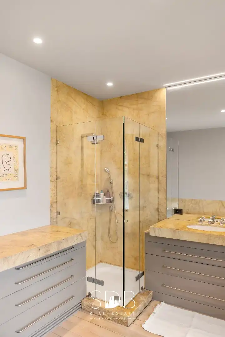 Prachtige villa met hippische accommodatie en graslanden mogelijkheid tot 23 ha foto 23