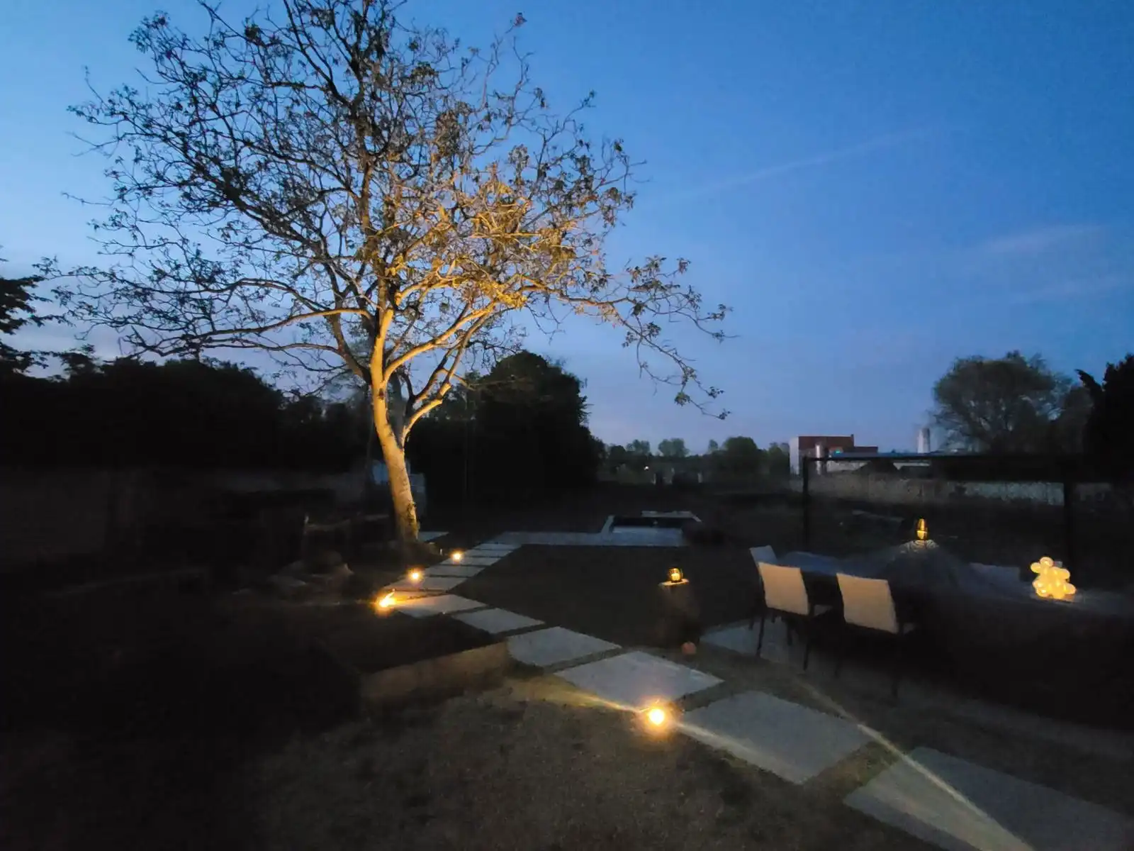 Gerenoveerde halfopen bebouwing met studio en ruime tuin foto 28