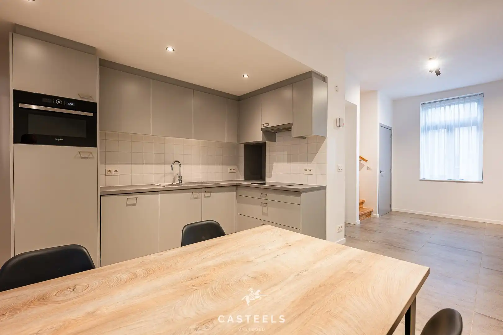 Recent gerenoveerde woning met 5 slpk, koer en terras te Gent foto 5