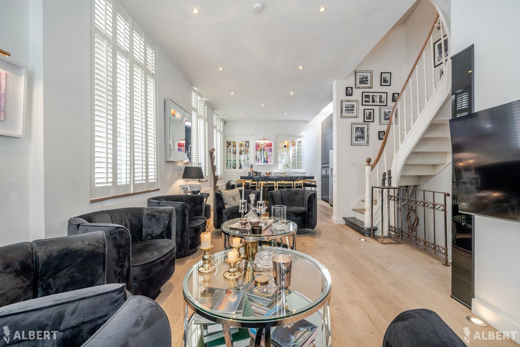 Luxueus gerenoveerd herenhuis in hartje Brugge foto 2