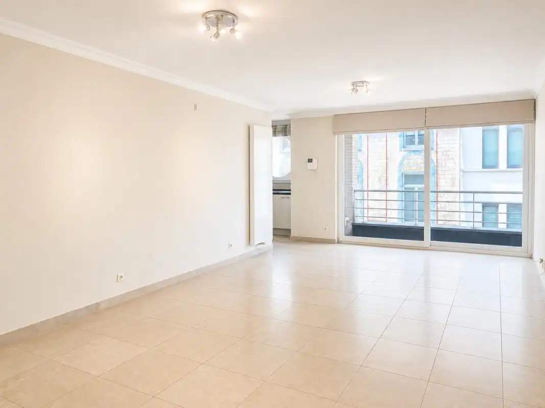 Instapklaar appartement + staanplaats, nabij Markt foto 2