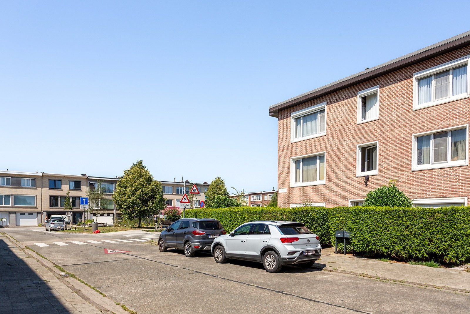 Instapklaar hoekappartement met veel lichtinval op een rustig pleintje foto 25