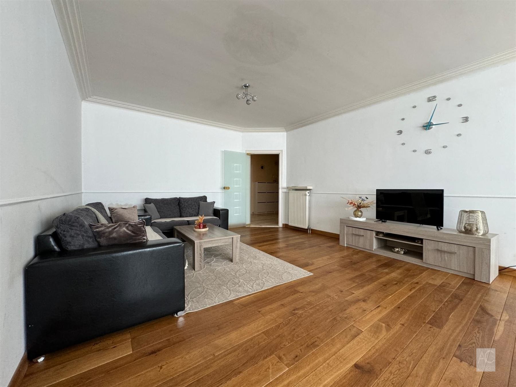 Gelijkvloers appartement met garage foto 3