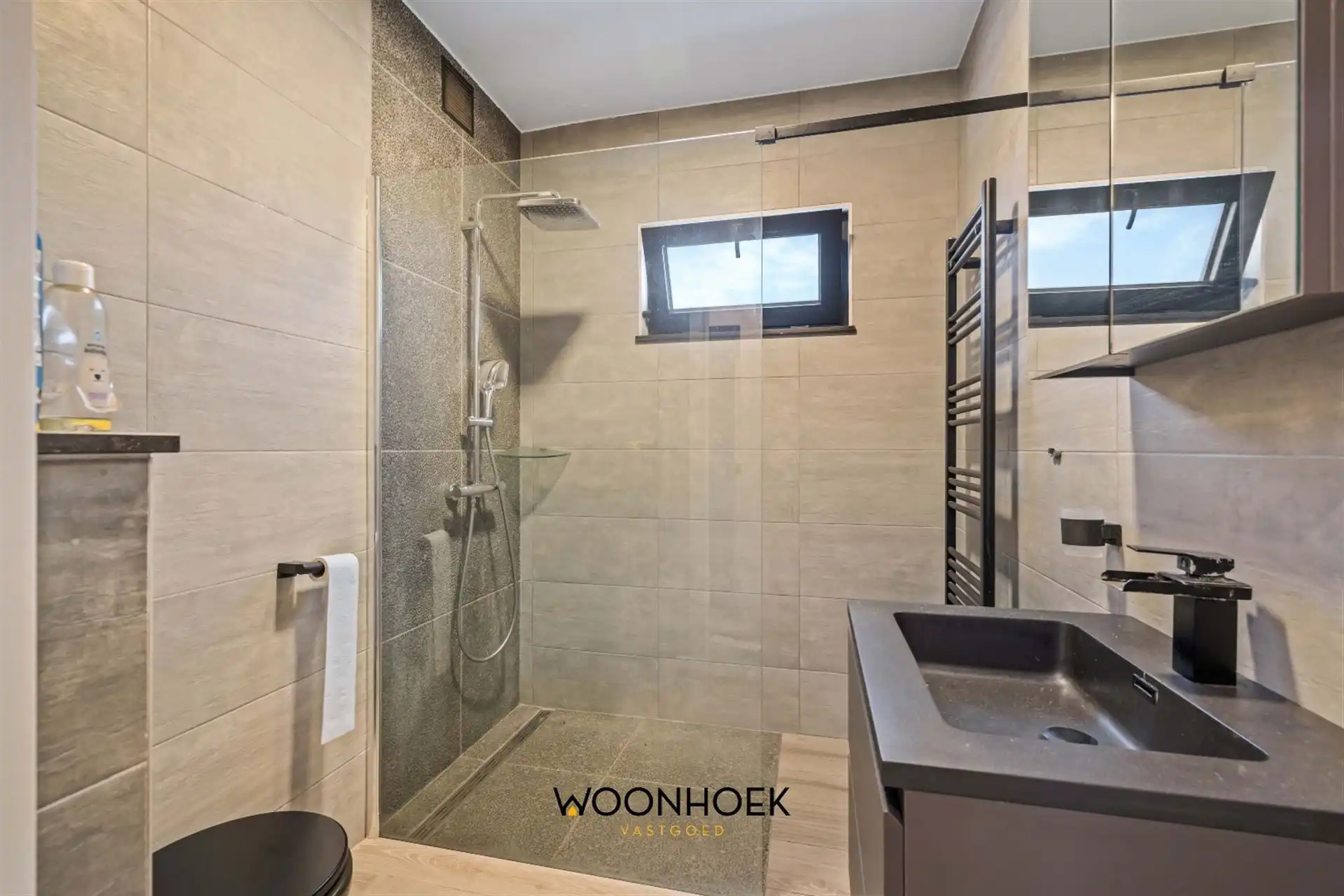 Stategisch gelegen 2-slpk appartement in centrum foto 9