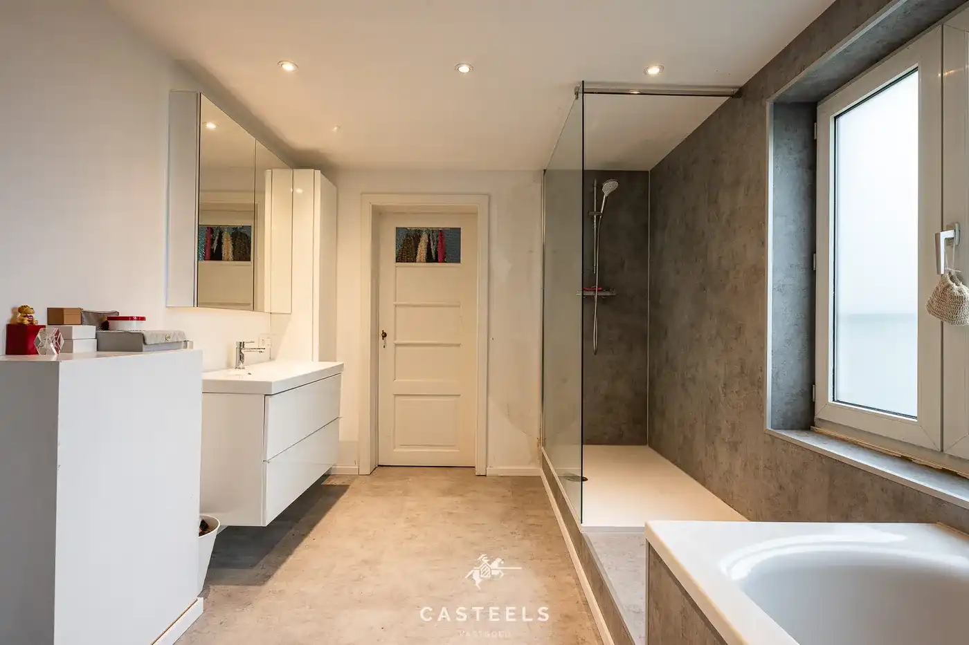 Centraal gelegen rijwoning met tuin in Sint-Denijs-Westrem foto 24