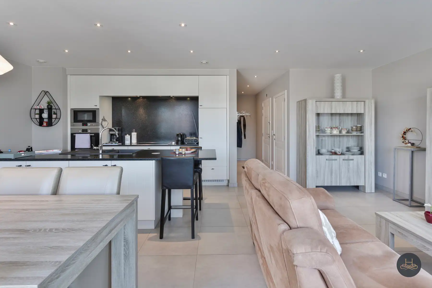Lichtrijk appartement met groot terras foto 10
