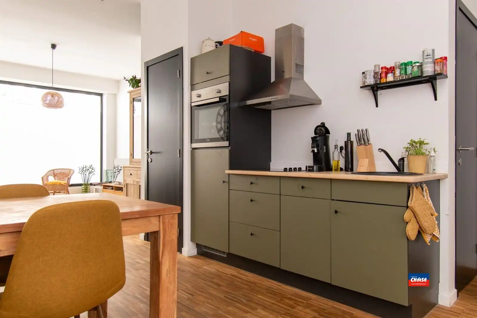 Gerenoveerd gelijkvloersappartement met stadstuin in het historisch centrum  foto 14