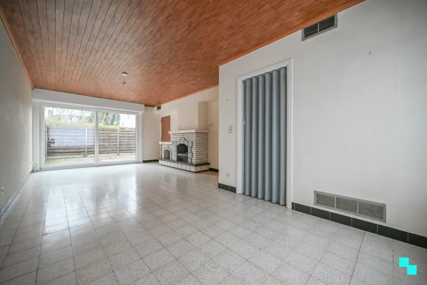 Ruime woonst met vier slaapkamers in het hartje van Kachtem foto 7