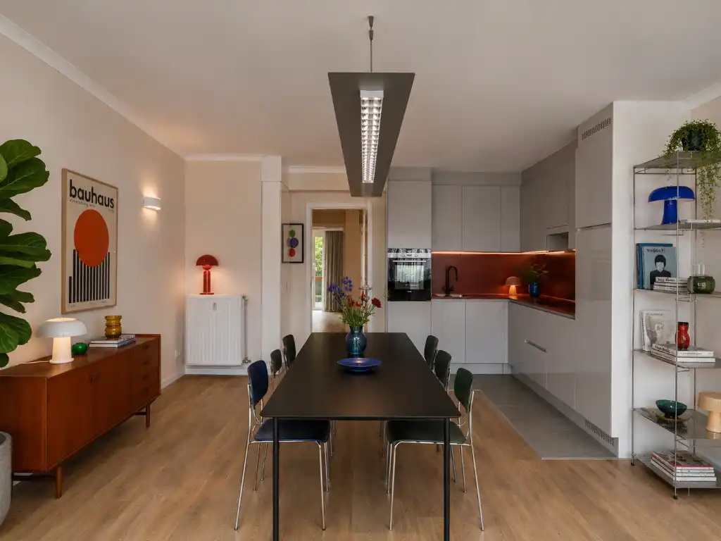 Coupure Rechts. Kwalitatief gerenoveerd 2 slpk-appartment met terras op een boogscheut van het stadscentrum. foto 3