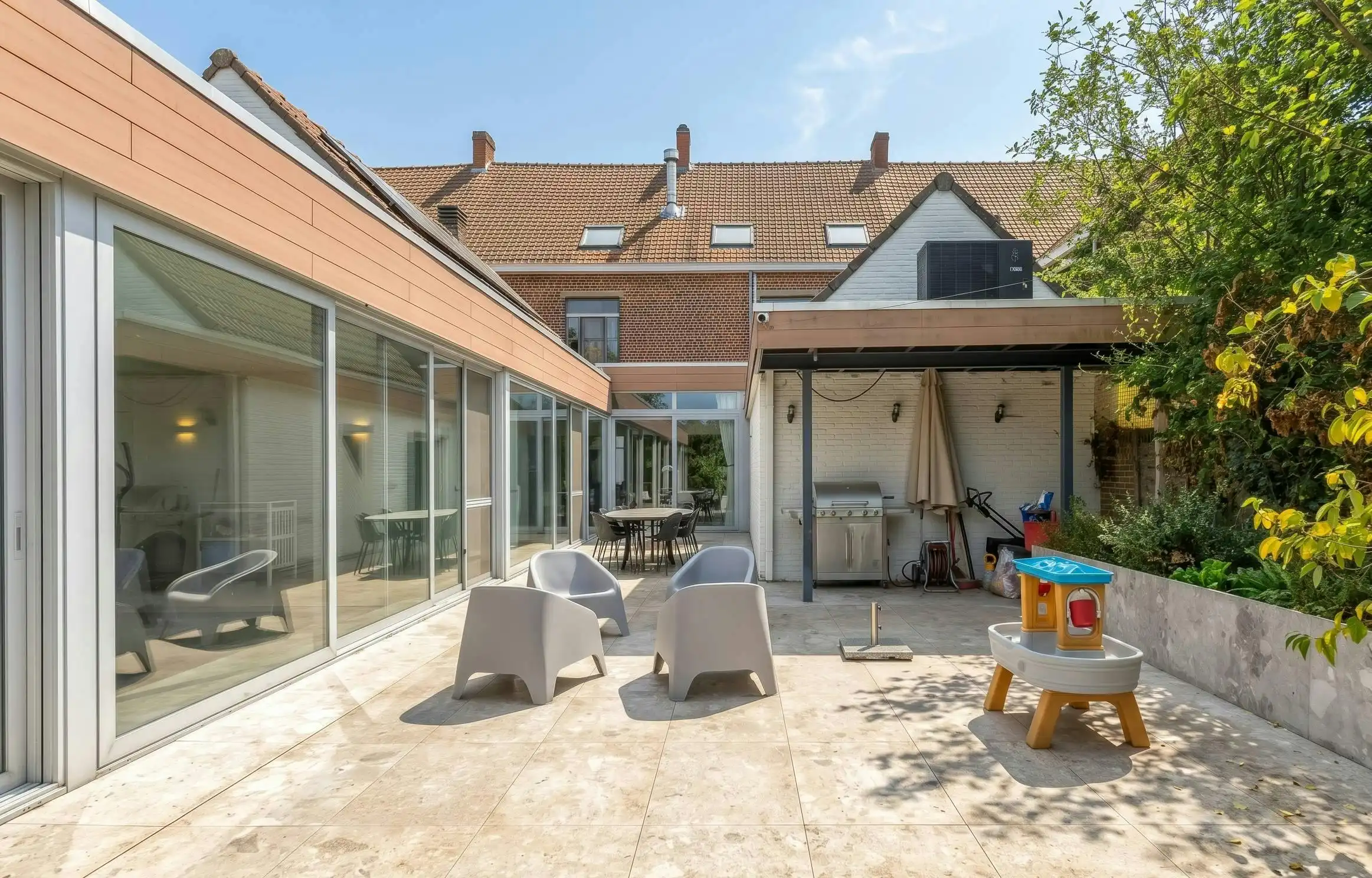 Gerenoveerde burgerwoning met 5 kamers te koop Beveren-Leie foto 26