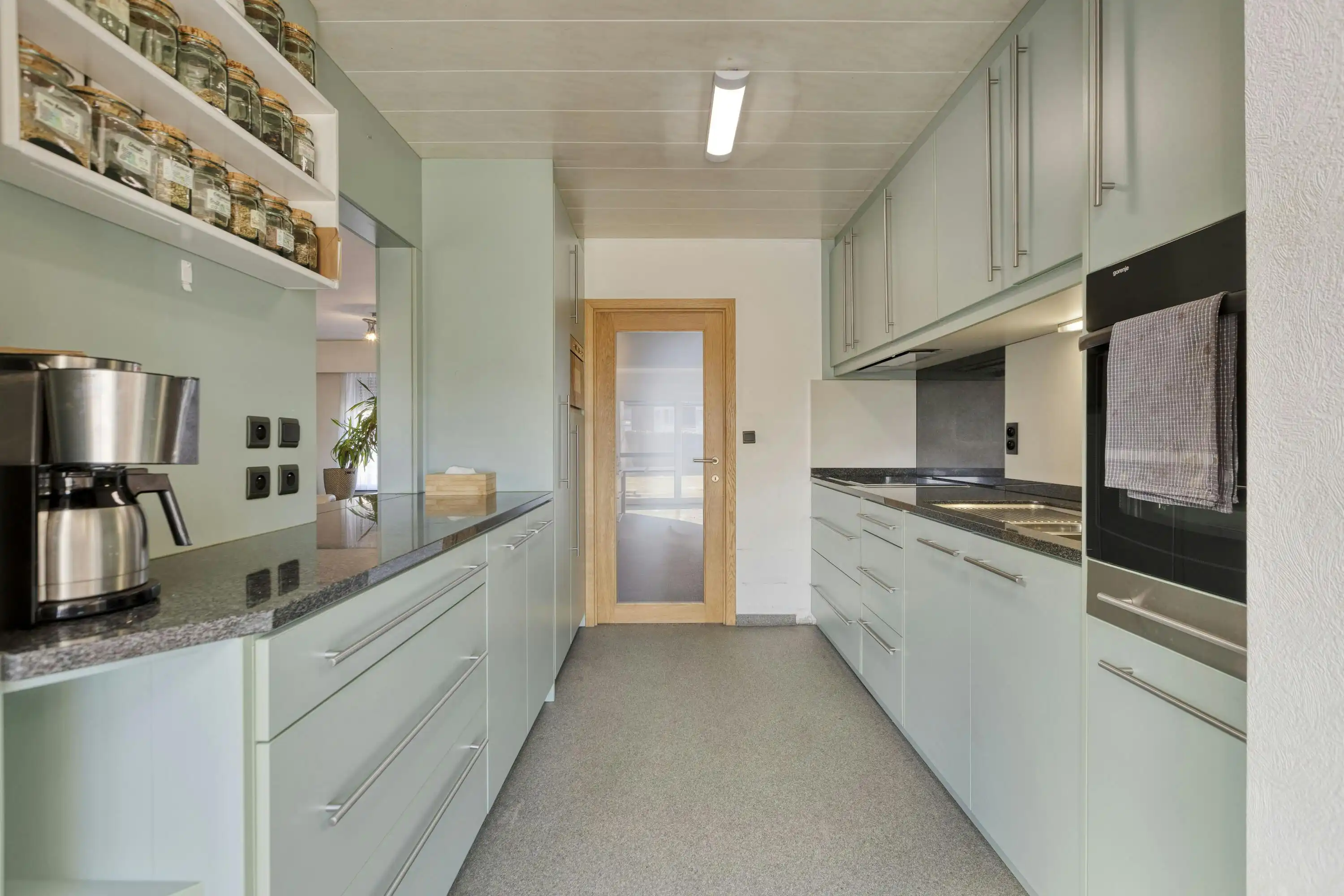 Instapklare gezinswoning met 5 slaapkamers en tuin te Diepenbeek foto 11