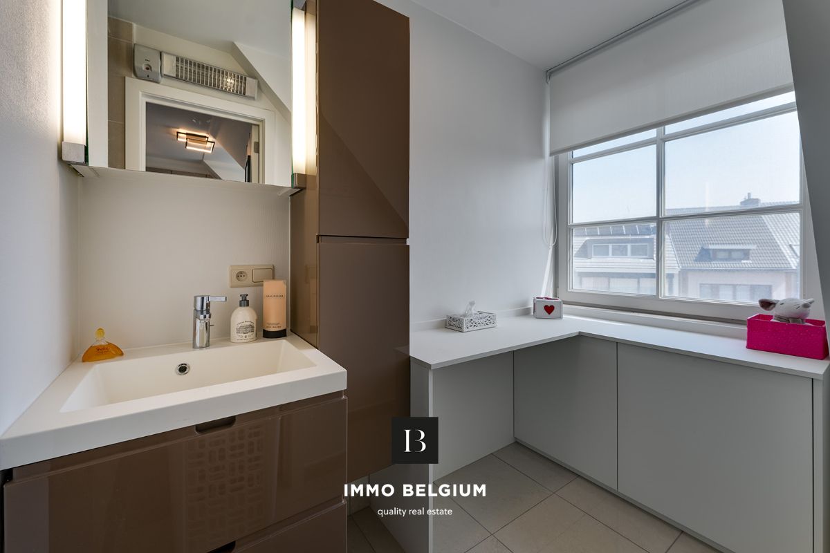 Hoogwaardig afgewerkt appartement met 3 slaapkamers foto 4