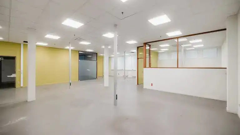 Logistiek magazijn te huur foto 12