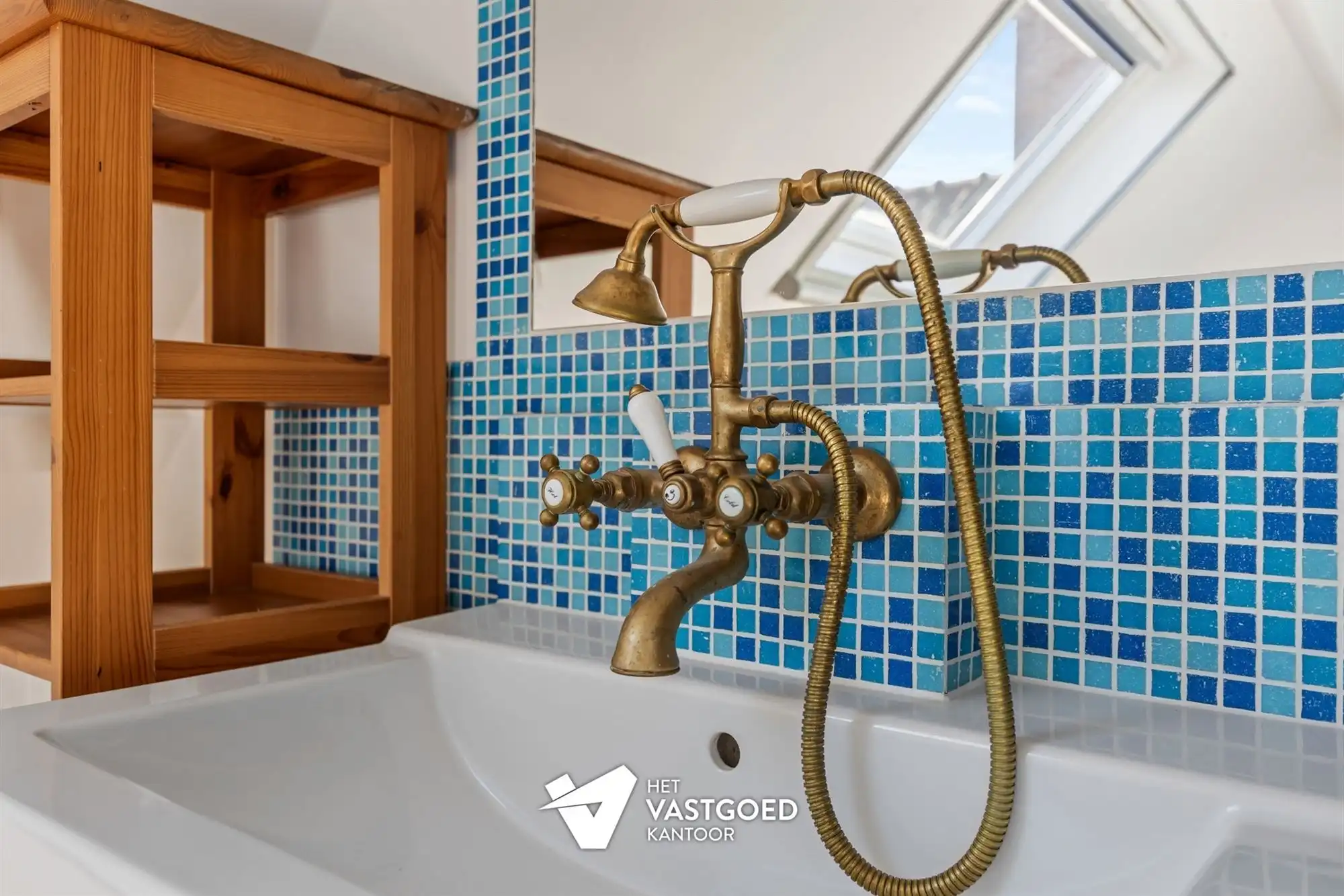 ZEER RUIME WONING MET TAL VAN MOGELIJKHEDEN OP BREED PERCEEL VAN 15 ARE TE KOERSEL foto 30