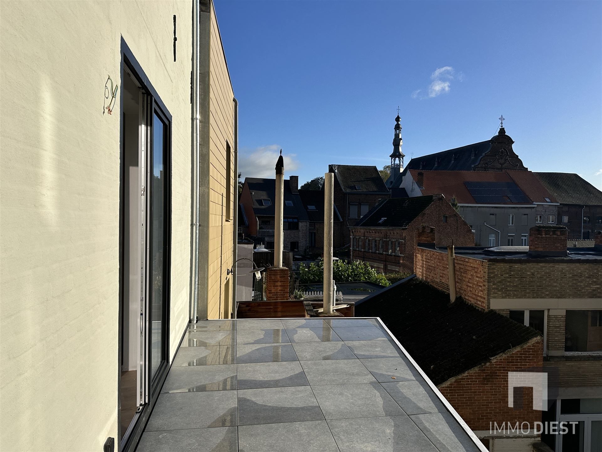 Knap appartement met terras en 2 slpks - centrum Diest - veel lichtinval foto 8