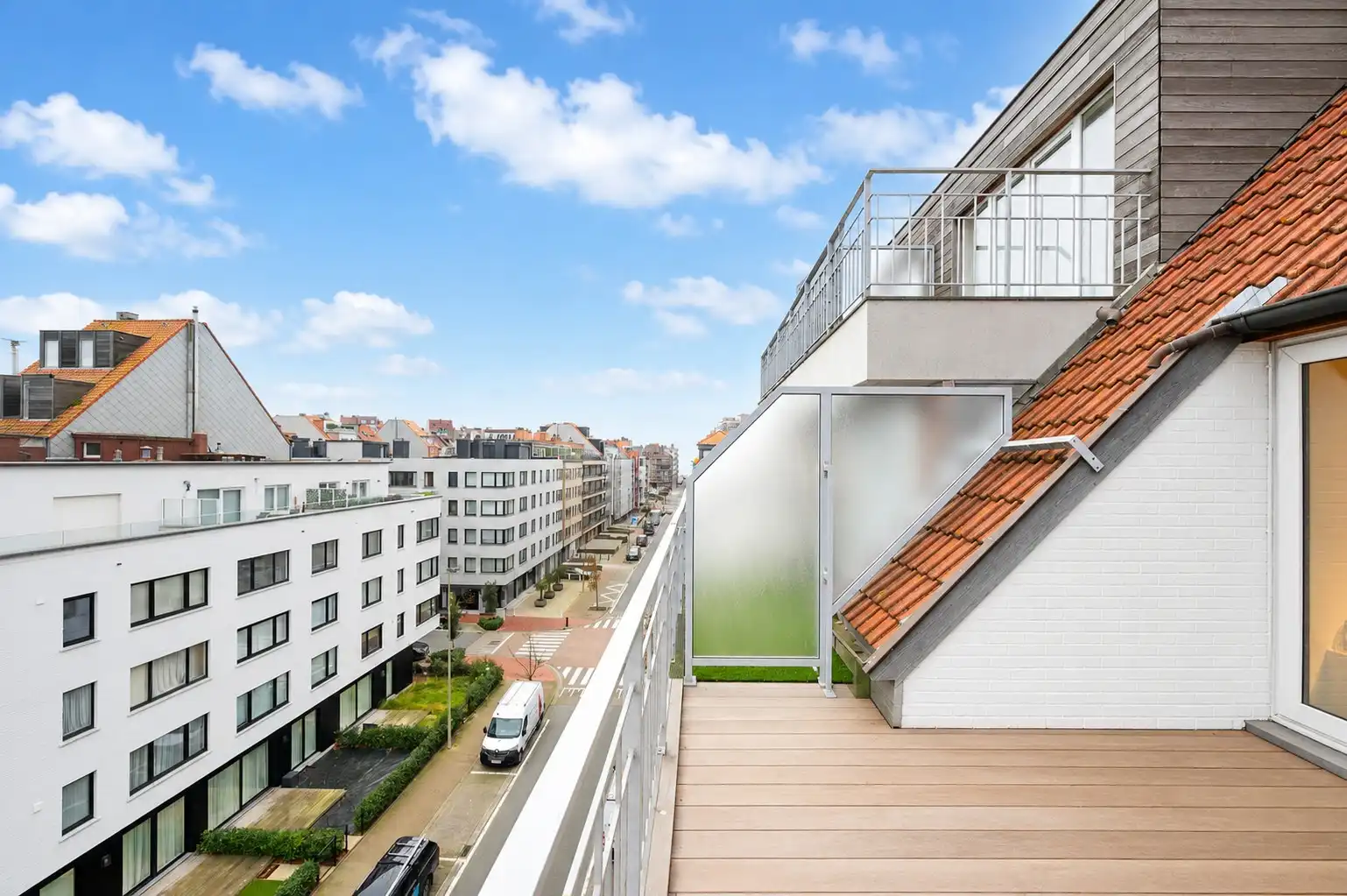 Volledig gerenoveerde penthouse op enkele passen van de zee en de winkels. foto {{pictureIndex}}