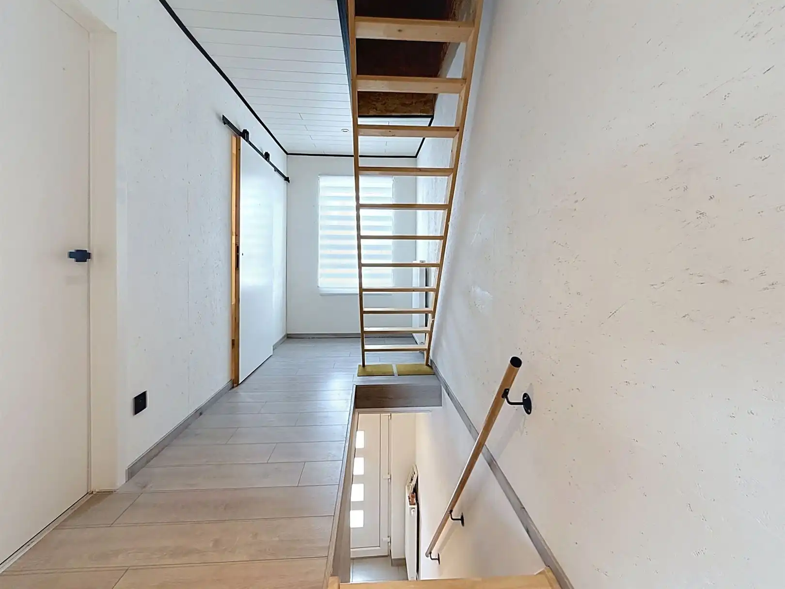 Gerenoveerde woning (2019), 2 slpks, zolder, opp 3a 03ca foto 17