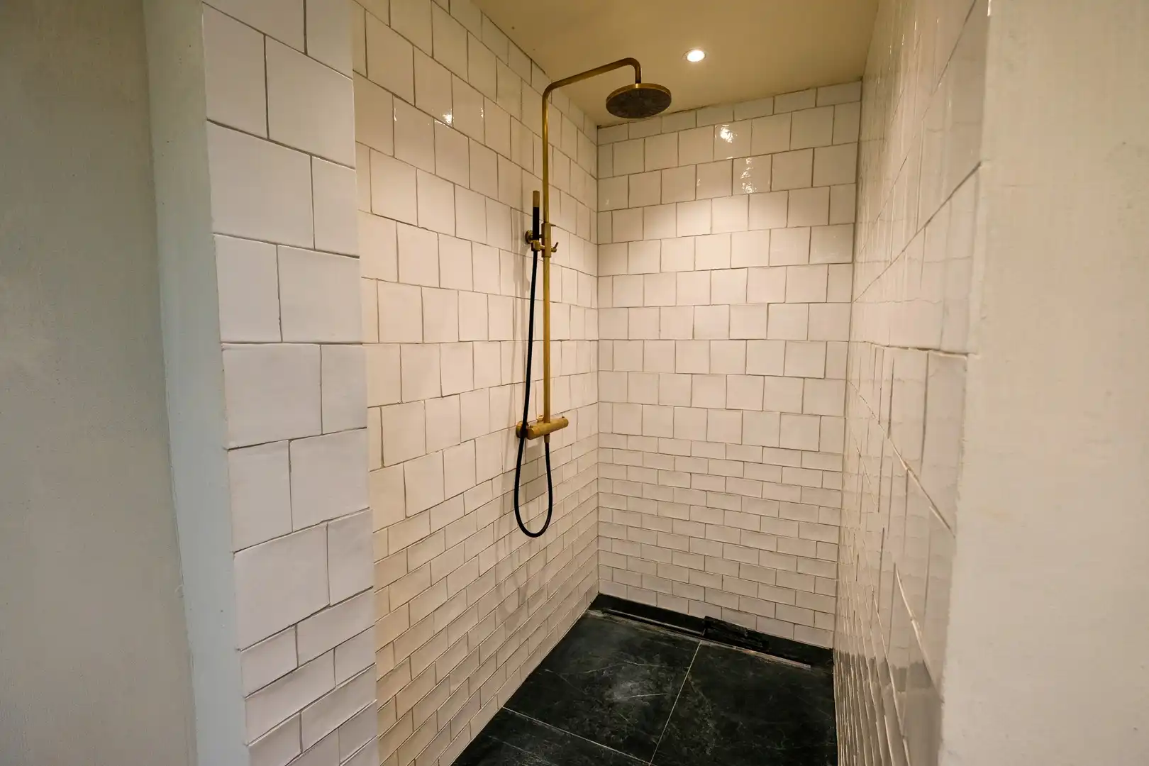 Luxueus appartement te huur op topligging in Maldegem! foto 11